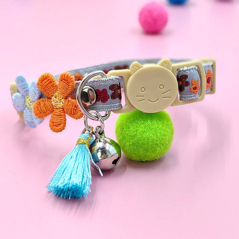 Mokka - Justerbart kattcollar med blomdesign